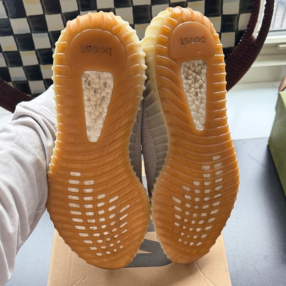 Adidas Yeezy Boost 350 V2 in Sesame color way (Gray & Tan) - Picture 4 of 4